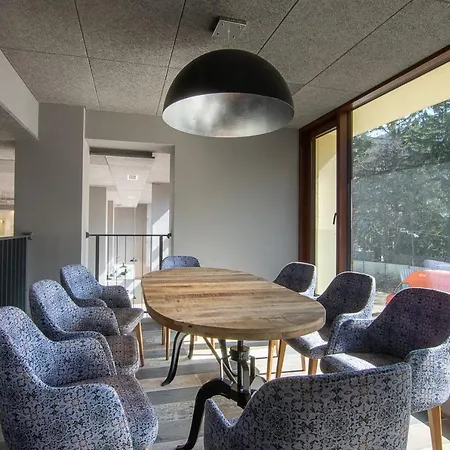 The Five Elements Hotel Хотел